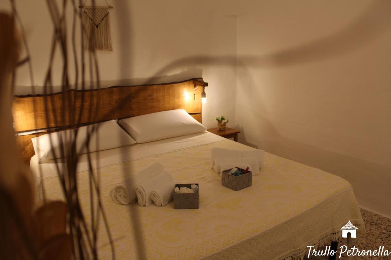Trullo Petronella Villa ชิสแตร์นีโน ภายนอก รูปภาพ