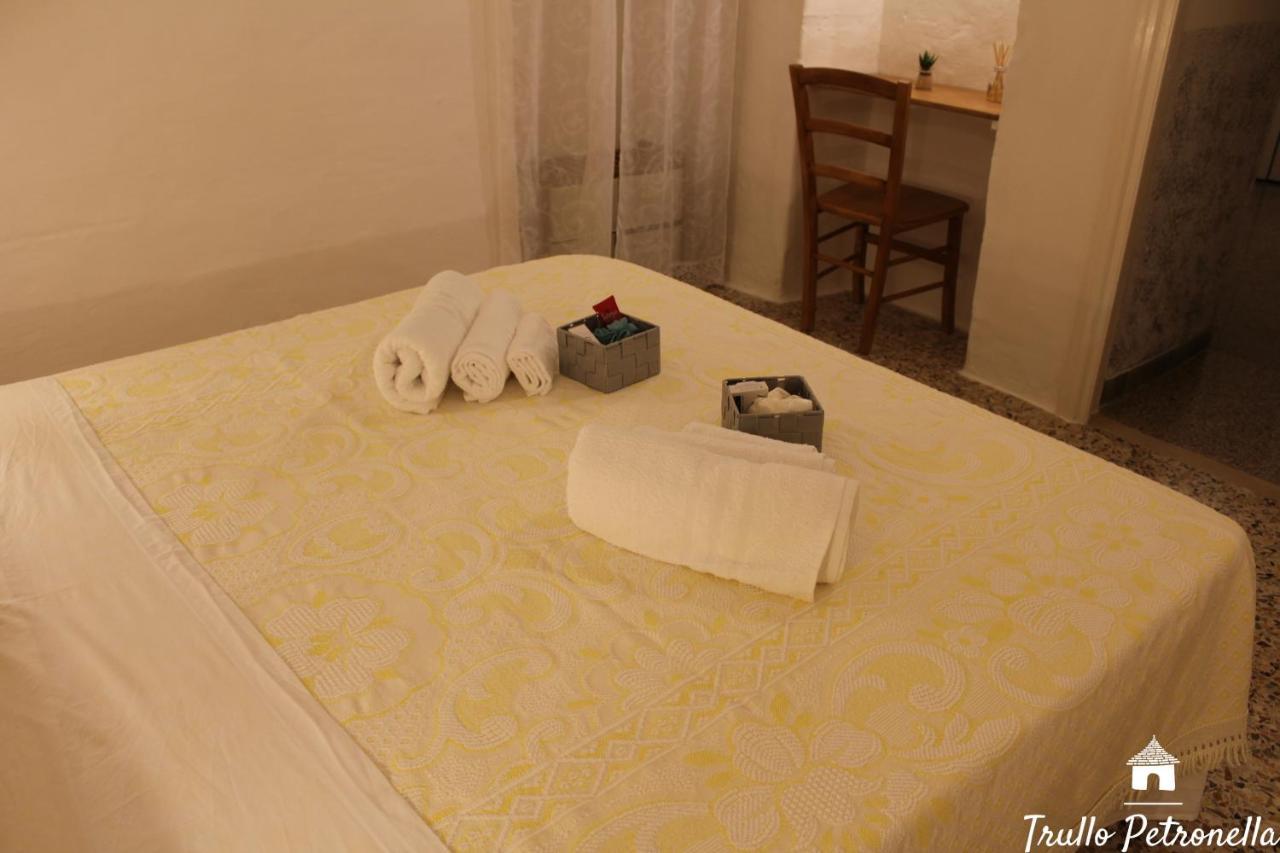 Trullo Petronella Villa ชิสแตร์นีโน ภายนอก รูปภาพ